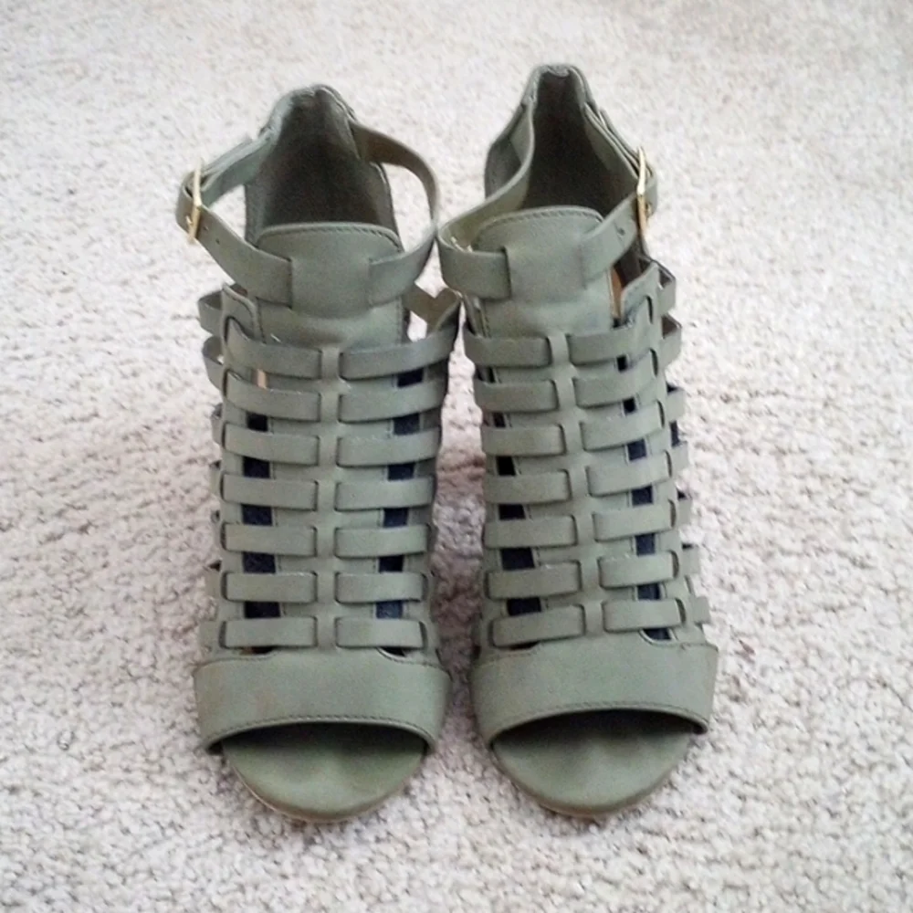 Olive Green Chunky Heels - Picture 2 of 4